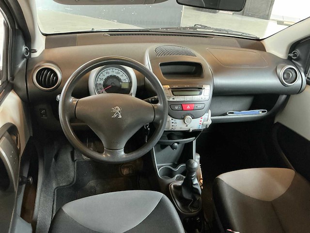 Peugeot - 2012 - 107 - 1.0 access accent - personenauto - afbeelding 11 van  12