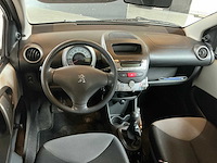 Peugeot - 2012 - 107 - 1.0 access accent - personenauto - afbeelding 11 van  12