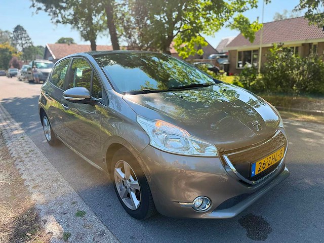 Peugeot - 2012 - 208 - 1.2 vti access - personenauto - 26-zhl-8 - afbeelding 3 van  8