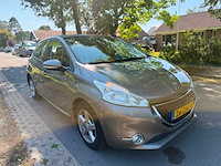 Peugeot - 2012 - 208 - 1.2 vti access - personenauto - 26-zhl-8 - afbeelding 3 van  8