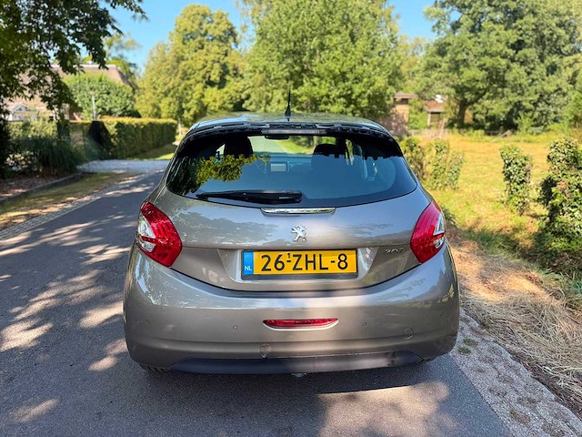 Peugeot - 2012 - 208 - 1.2 vti access - personenauto - 26-zhl-8 - afbeelding 5 van  8