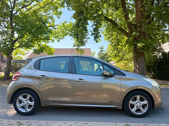 Peugeot - 2012 - 208 - 1.2 vti access - personenauto - 26-zhl-8 - afbeelding 7 van  8