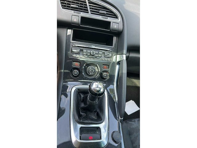 Peugeot - 2012 - 3008 - 1.6 vti active - 52-svn-7 - afbeelding 5 van  17