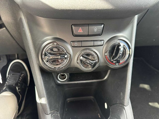 Peugeot - 2013 - 208 - 1.0 vti access - personenauto - afbeelding 7 van  20