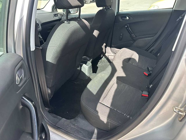 Peugeot - 2013 - 208 - 1.0 vti access - personenauto - afbeelding 11 van  20