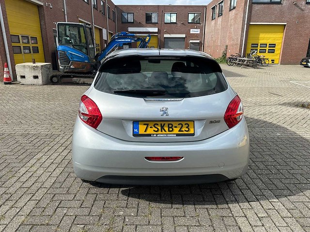 Peugeot - 2013 - 208 - 1.0 vti access - personenauto - afbeelding 15 van  20