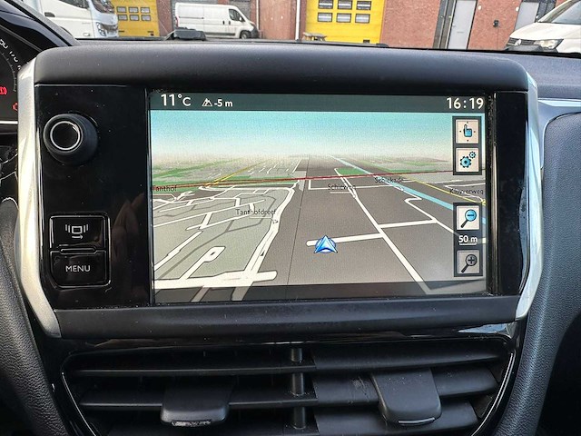 Peugeot - 2013 - 208 - 1.2 vti envy - personenauto - afbeelding 8 van  18