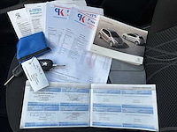 Peugeot - 2013 - 208 - 1.2 vti envy - personenauto - afbeelding 10 van  18
