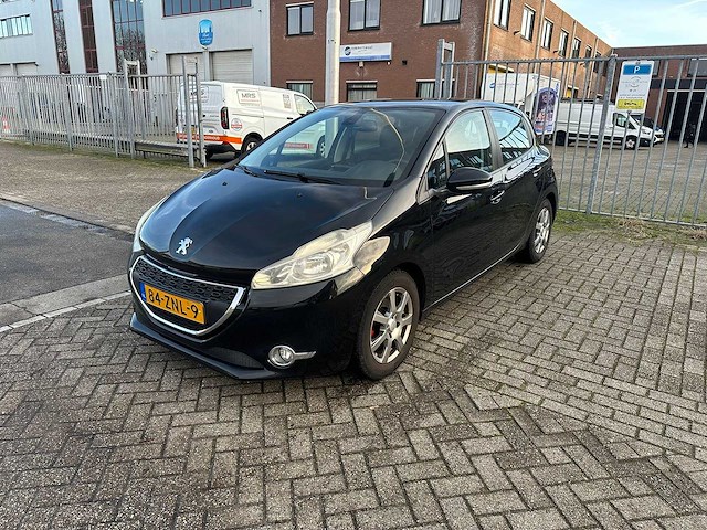 Peugeot - 2013 - 208 - 1.2 vti envy - personenauto - afbeelding 1 van  18
