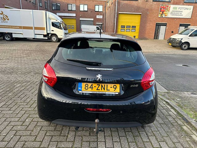 Peugeot - 2013 - 208 - 1.2 vti envy - personenauto - afbeelding 13 van  18
