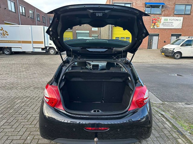 Peugeot - 2013 - 208 - 1.2 vti envy - personenauto - afbeelding 18 van  18