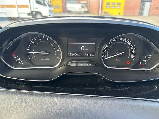 Peugeot - 2013 - 208 - 1.2 vti envy - personenauto - afbeelding 6 van  18