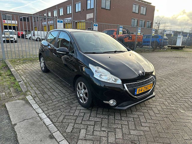 Peugeot - 2013 - 208 - 1.2 vti envy - personenauto - afbeelding 16 van  18