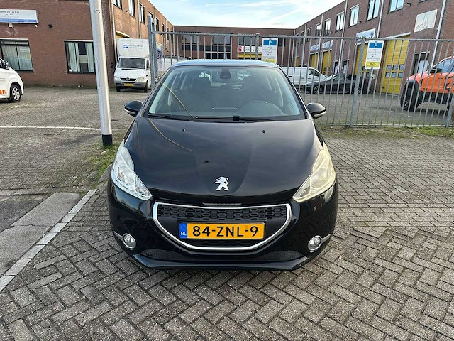 Peugeot - 2013 - 208 - 1.2 vti envy - personenauto - afbeelding 17 van  18