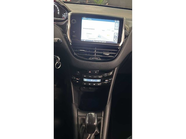 Peugeot - 2013 - 208 - 1.6 vti allure - 4-svg-43 - afbeelding 1 van  12