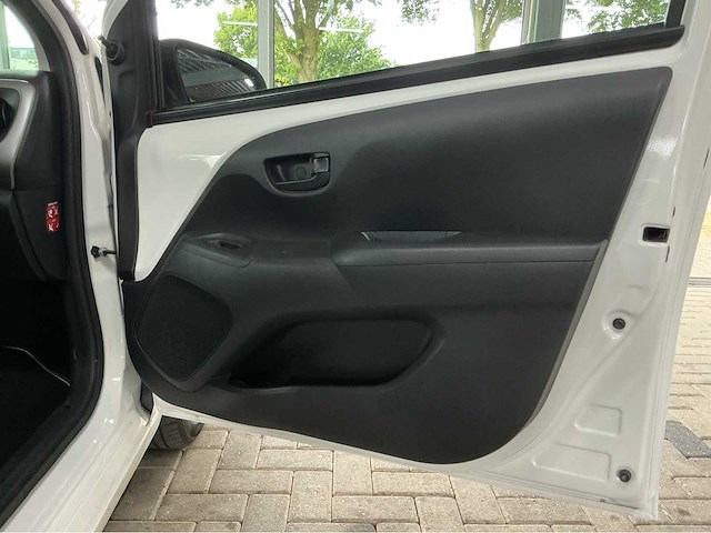 Peugeot - 2014 - 108 - 1.0 e-vti active - personenauto - afbeelding 9 van  31