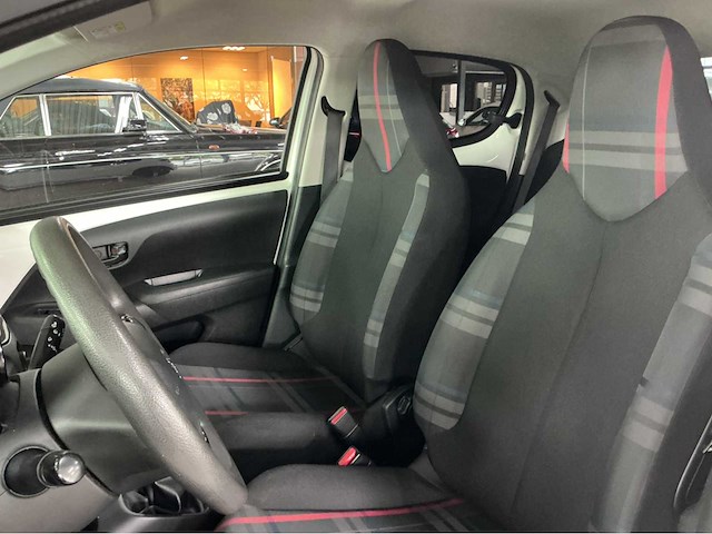 Peugeot - 2014 - 108 - 1.0 e-vti active - personenauto - afbeelding 20 van  31