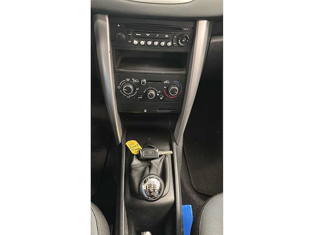 Peugeot - 2014 - 207 - 1.4 access lite - t-108-fz - afbeelding 2 van  13