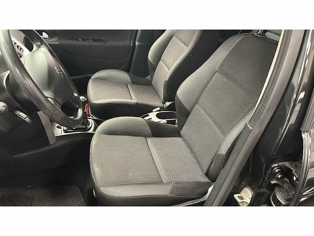 Peugeot - 2014 - 207 - 1.4 access lite - t-108-fz - afbeelding 11 van  13