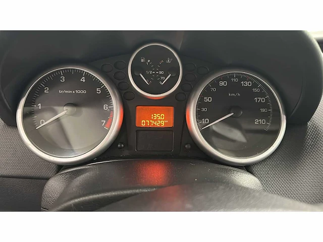 Peugeot - 2014 - 207 - 1.4 access lite - t-108-fz - afbeelding 13 van  13
