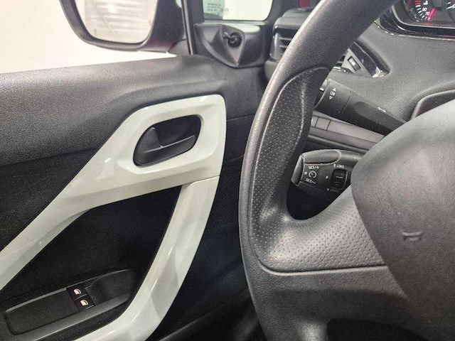 Peugeot - 2014 - 208 - 1.0 vti like - personenauto - afbeelding 2 van  13