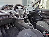 Peugeot - 2014 - 208 - 1.2 vti access - gn-056-t - personenauto - afbeelding 2 van  18
