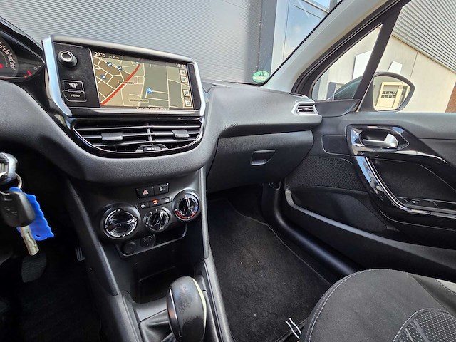 Peugeot - 2014 - 208 - 1.2 vti access - gn-056-t - personenauto - afbeelding 15 van  18