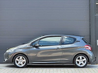 Peugeot - 2014 - 208 - 1.2 vti access - gn-056-t - personenauto - afbeelding 11 van  18