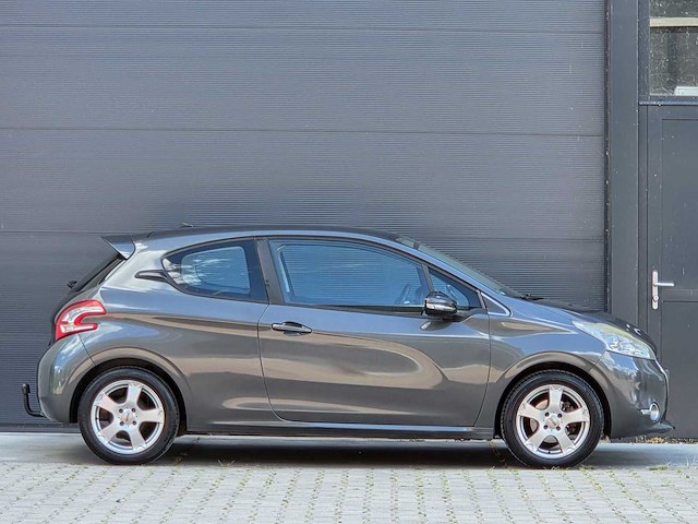 Peugeot - 2014 - 208 - 1.2 vti access - gn-056-t - personenauto - afbeelding 18 van  18