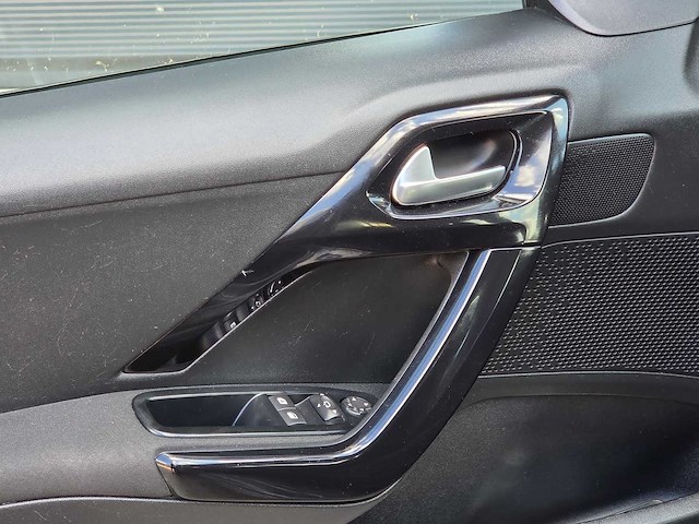 Peugeot - 2014 - 208 - 1.2 vti access - gn-056-t - personenauto - afbeelding 16 van  25