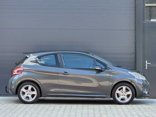 Peugeot - 2014 - 208 - 1.2 vti access - gn-056-t - personenauto - afbeelding 24 van  25