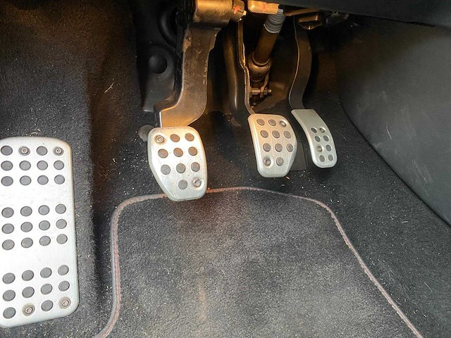 Peugeot - 2014 - 208 - 1.6 thp gti - x-953-bj - afbeelding 19 van  36