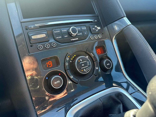 Peugeot - 2014 - 3008 - 1.6 vti style - personenauto - afbeelding 7 van  20