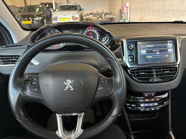 Peugeot - 2015 - 2008 - 1.2 puretech style - personenauto - afbeelding 3 van  15