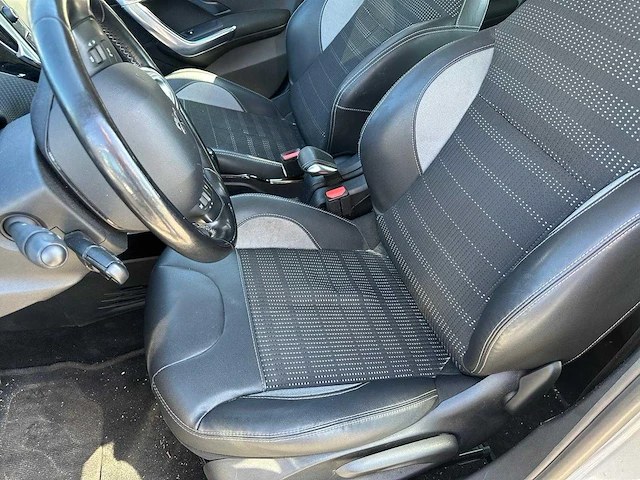 Peugeot - 2015 - 2008 - 1.2 vti all. pack pr - jhr-41-b - afbeelding 3 van  19
