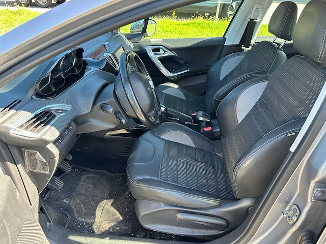 Peugeot - 2015 - 2008 - 1.2 vti all. pack pr - jhr-41-b - afbeelding 13 van  19