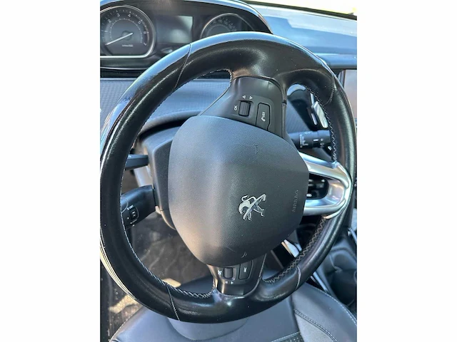 Peugeot - 2015 - 2008 - 1.2 vti all. pack pr - jhr-41-b - afbeelding 14 van  19