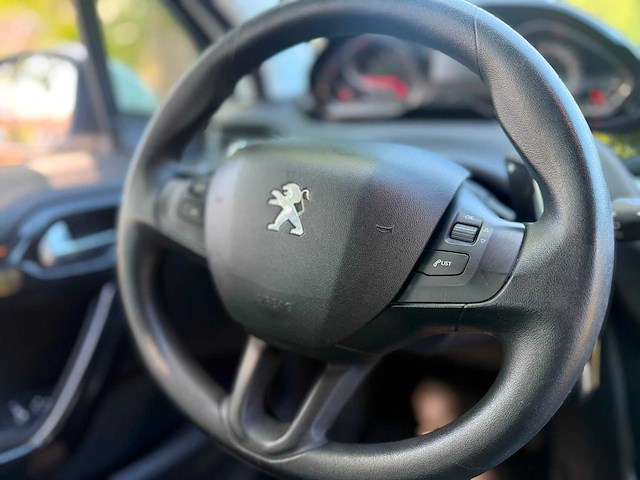 Peugeot - 2015 - 208 - 1.2 e-vti active - personenauto - 8-zfp-24 - afbeelding 4 van  13