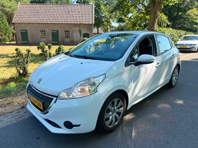 Peugeot - 2015 - 208 - 1.2 e-vti active - personenauto - 8-zfp-24 - afbeelding 1 van  13