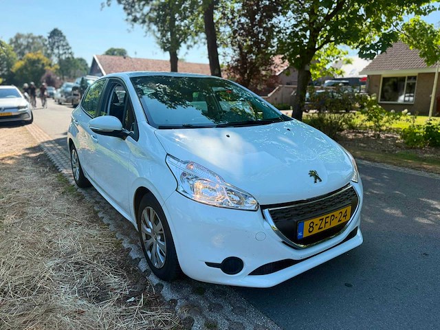 Peugeot - 2015 - 208 - 1.2 e-vti active - personenauto - 8-zfp-24 - afbeelding 9 van  13