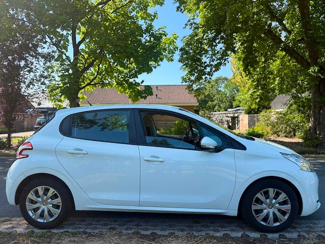 Peugeot - 2015 - 208 - 1.2 e-vti active - personenauto - 8-zfp-24 - afbeelding 10 van  13