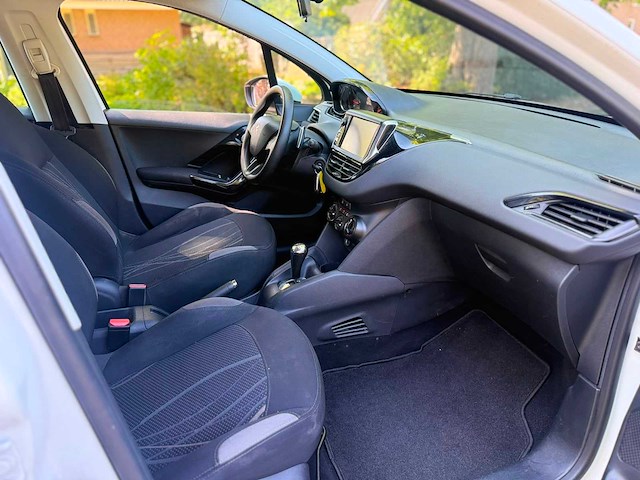 Peugeot - 2015 - 208 - 1.2 e-vti active - personenauto - 8-zfp-24 - afbeelding 13 van  13