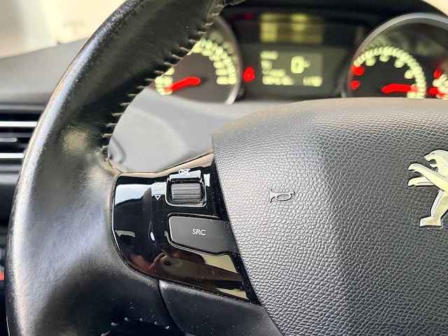 Peugeot - 2015 - 308 - 1.2 puretech allure - xn-415-n - afbeelding 2 van  19