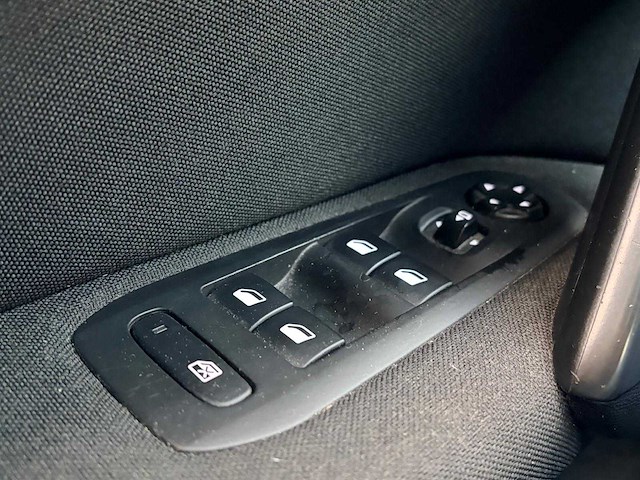 Peugeot - 2015 - 308 - 1.2 puretech allure - xn-415-n - afbeelding 8 van  19