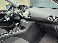 Peugeot - 2015 - 308 sw - 1.2 puret.blue l. ex - gz-097-k - afbeelding 17 van  26