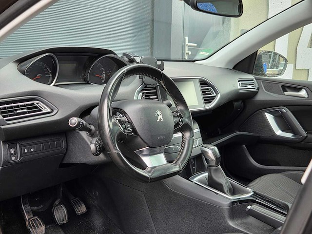 Peugeot - 2015 - 308 sw - 1.2 puret.blue l. ex - gz-097-k - afbeelding 2 van  27