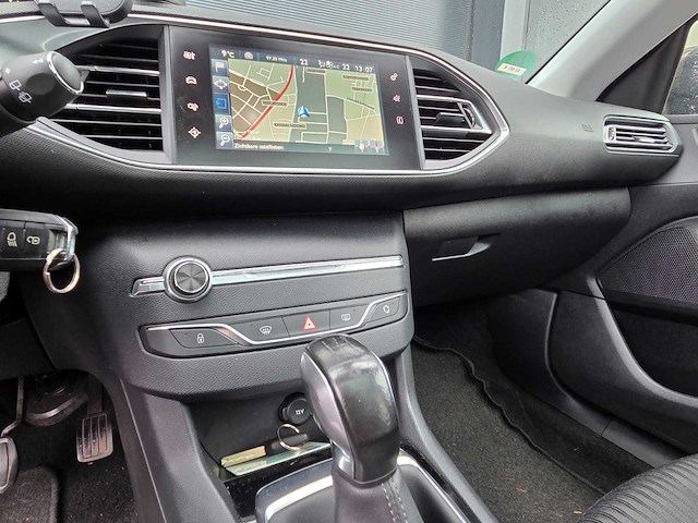 Peugeot - 2015 - 308 sw - 1.2 puret.blue l. ex - gz-097-k - afbeelding 6 van  27