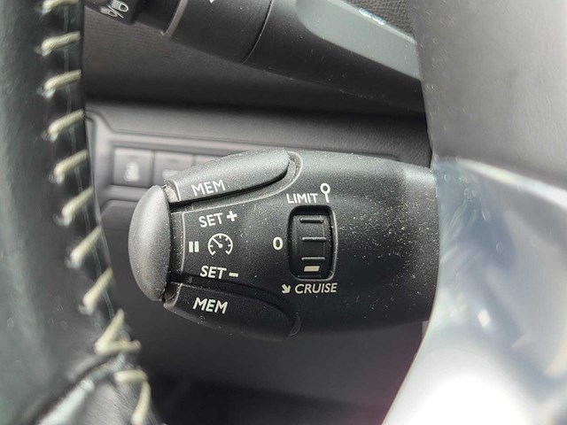 Peugeot - 2015 - 308 sw - 1.2 puret.blue l. ex - gz-097-k - afbeelding 7 van  27