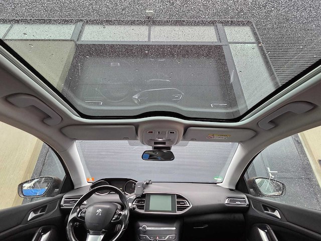 Peugeot - 2015 - 308 sw - 1.2 puret.blue l. ex - gz-097-k - afbeelding 10 van  27