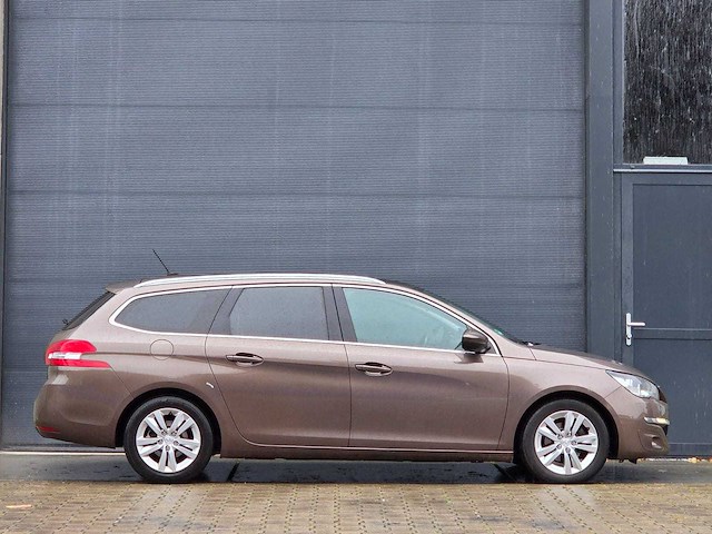 Peugeot - 2015 - 308 sw - 1.2 puret.blue l. ex - gz-097-k - afbeelding 17 van  21